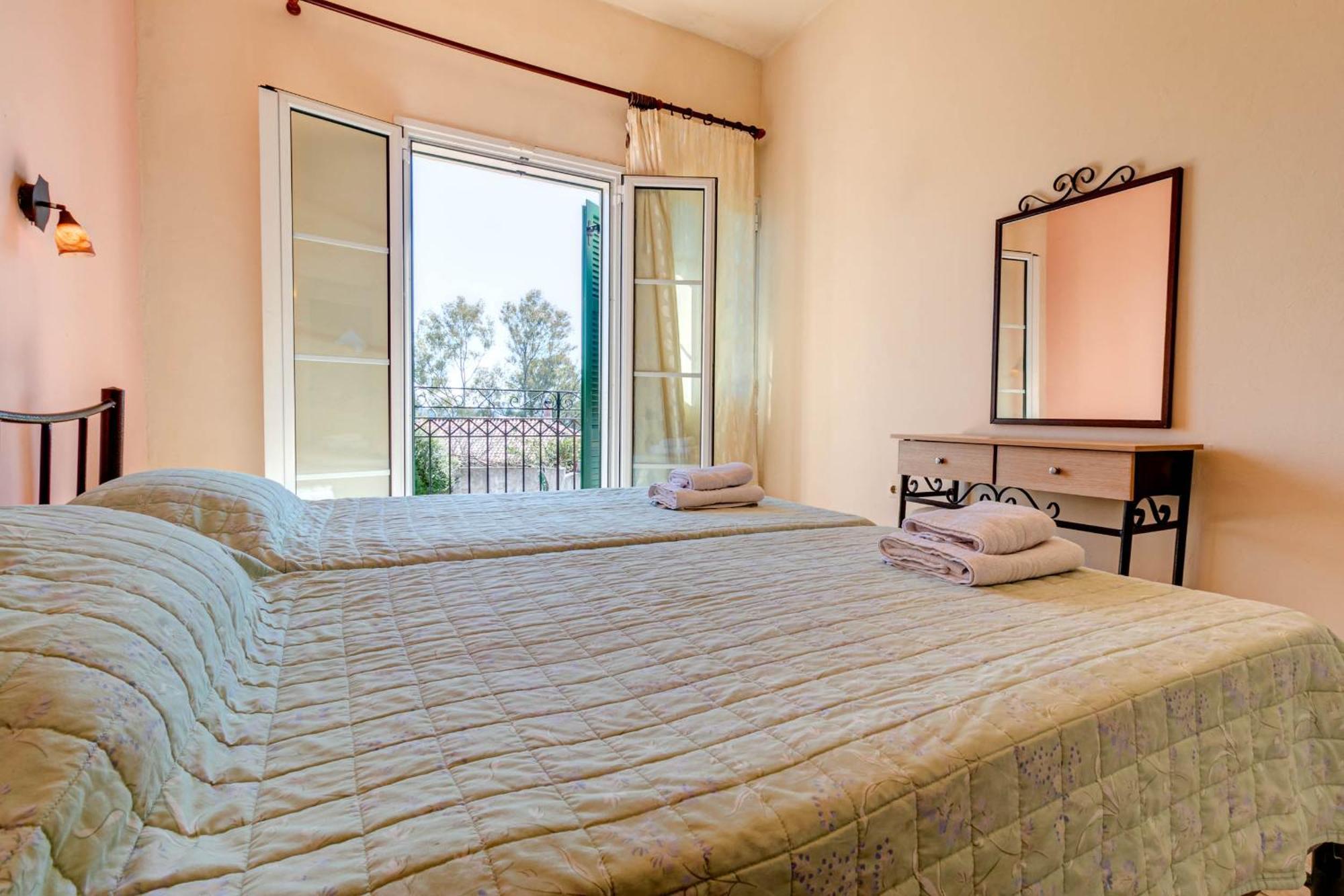 Ionian Arches Hotell Gouvia Rum bild